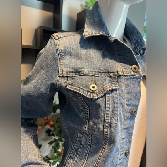 UNIQLO Women's Medium Wash Denim Lagenlook Jean Jacket‎ Size M RefJ008 - Picture 3 of 7